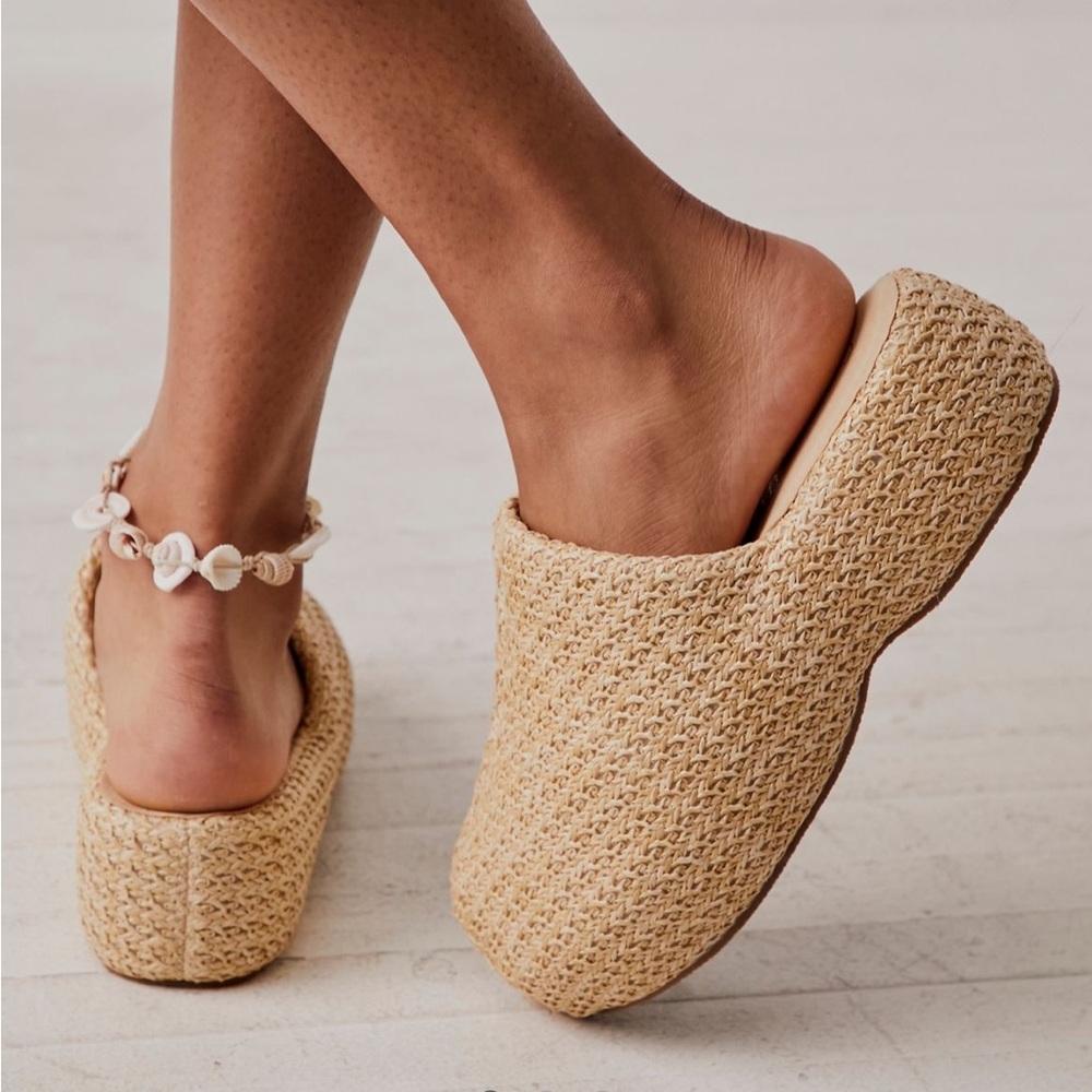 Matisse coconuts clogs